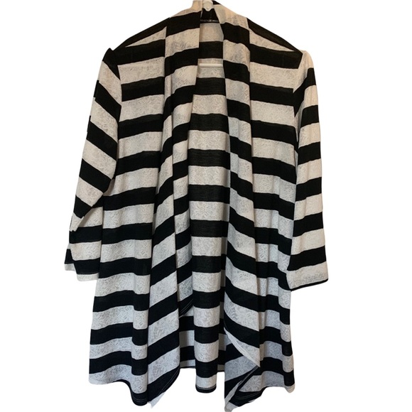 Jackets & Blazers - Waterfall Black and White Blazer * Large